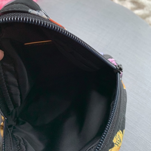 NWOT Nina Ricci Paris make up bag - Picture 5 of 5